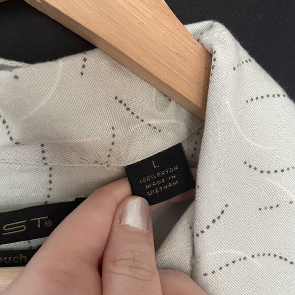 Axist Mens Silk Touch Short Sleeve Button-Up Shirt L Rayon Light Green Casual - Picture 4 of 6